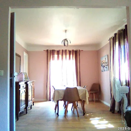 Les Alberes Apartment *