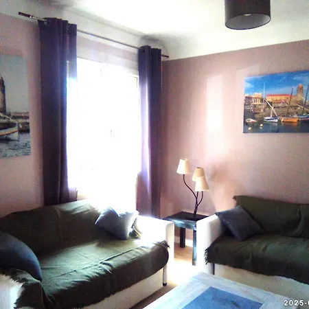 Les Alberes Apartment *