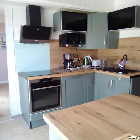 Les Alberes Apartment